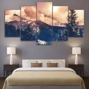 Beeld van een berg die reflecteert