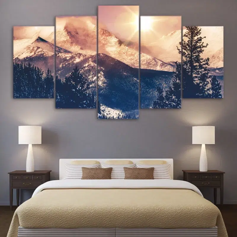 Beeld van een berg die reflecteert