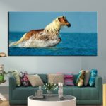 Tableau cheval dans la mer