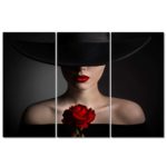Tableau grand chapeau noir et rose rouge