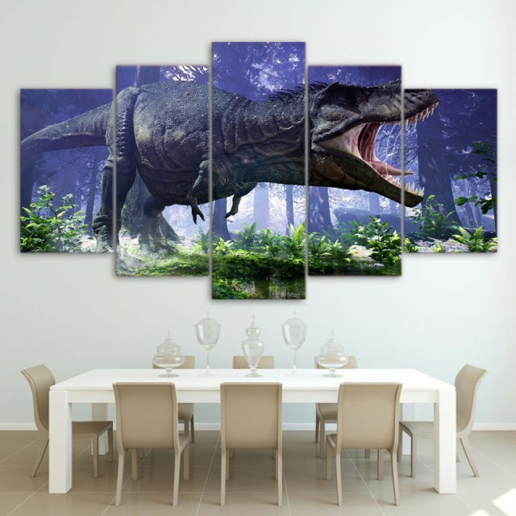 Bonne qualité, original, accrochée sur un mur au dessus d'un canapé dans un salon. Bonne qualité, original, accrochée sur un mur au dessus d'une table à manger dans un salon